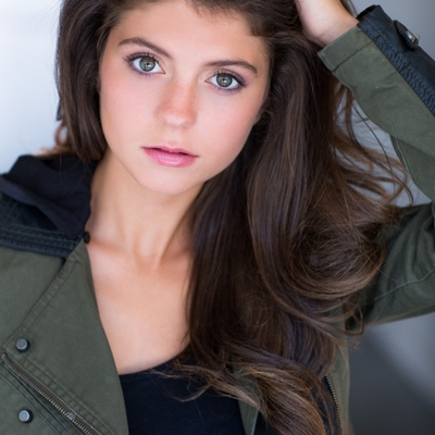 Emily Bader Autograph Profile Emily Bader Autograph Profile