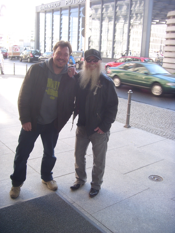 Dusty Hill Photo with RACC Autograph Collector RB-Autogramme Berlin