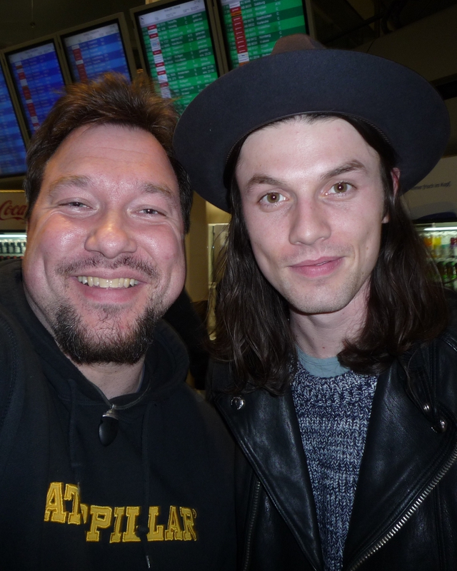 James Bay Photo with RACC Autograph Collector RB-Autogramme Berlin