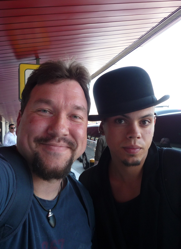 Evan Ross Photo with RACC Autograph Collector RB-Autogramme Berlin