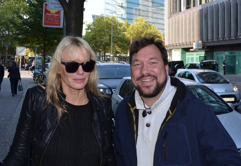 Daryl Hannah Photo with RACC Autograph Collector RB-Autogramme Berlin