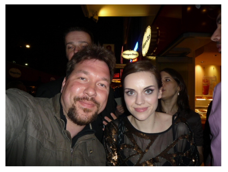 Amy Macdonald Photo with RACC Autograph Collector RB-Autogramme Berlin