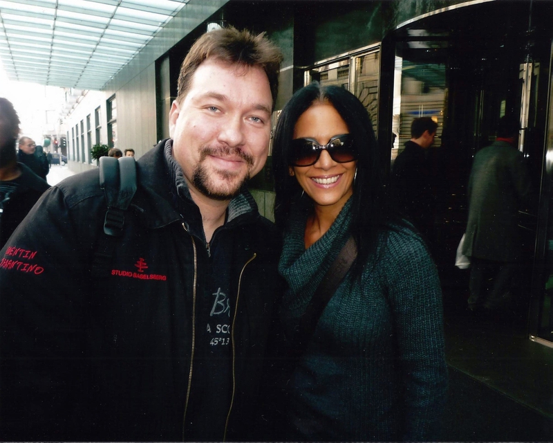 Sheila E. Photo with RACC Autograph Collector RB-Autogramme Berlin