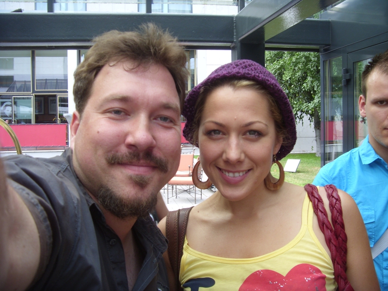 Colbie Caillat Photo with RACC Autograph Collector RB-Autogramme Berlin