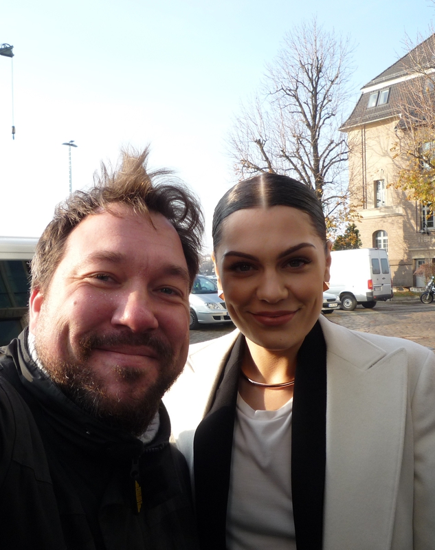 Jessie J Photo with RACC Autograph Collector RB-Autogramme Berlin