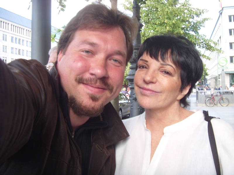 Liza Minnelli Photo with RACC Autograph Collector RB-Autogramme Berlin