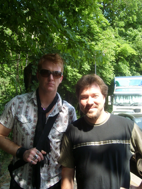 Josh Homme Photo with RACC Autograph Collector RB-Autogramme Berlin