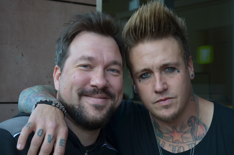 Jacoby Shaddix Photo with RACC Autograph Collector RB-Autogramme Berlin