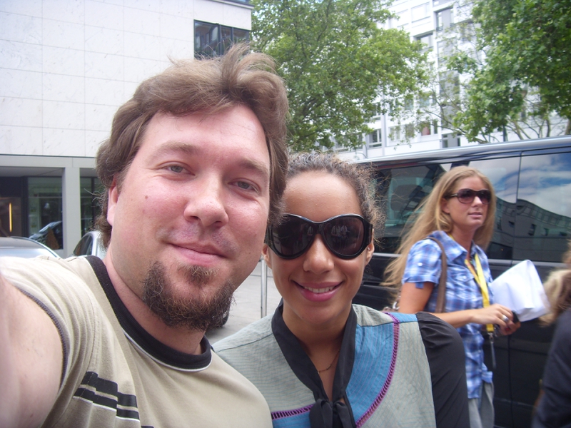 Leona Lewis Photo with RACC Autograph Collector RB-Autogramme Berlin