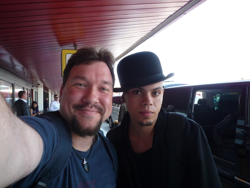 Evan Ross Photo with RACC Autograph Collector RB-Autogramme Berlin