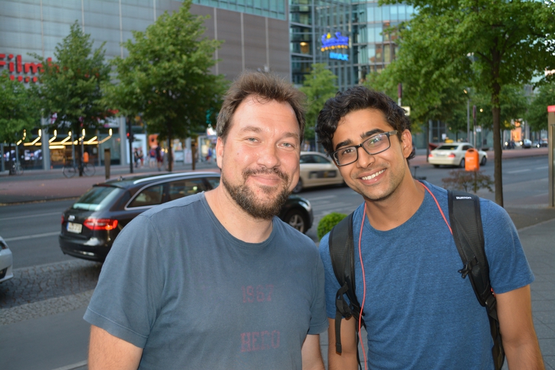 Suraj Sharma Photo with RACC Autograph Collector RB-Autogramme Berlin