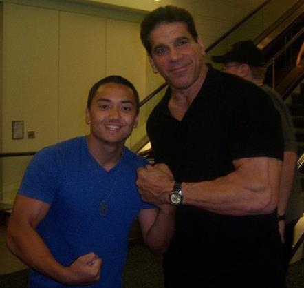 Lou Ferrigno Photo with RACC Autograph Collector Blue Line Signatures