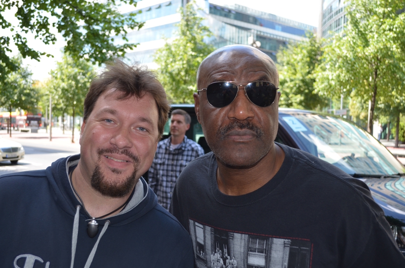 Delroy Lindo Photo with RACC Autograph Collector RB-Autogramme Berlin