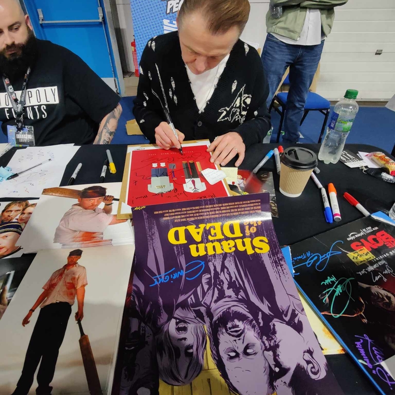 Simon Pegg Signing Autograph for RACC Autograph Collector Highland Hobbies