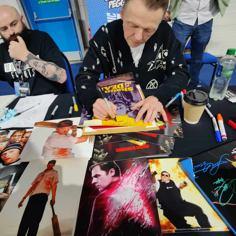 Simon Pegg Signing Autograph for RACC Autograph Collector Highland Hobbies