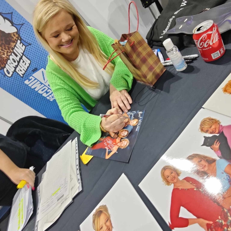 Caroline Rhea Signing Autograph for RACC Autograph Collector Highland Hobbies