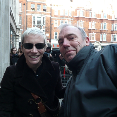 Annie Lennox Autograph Profile