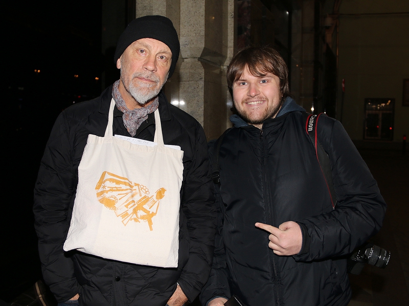 John Malkovich Photo with RACC Autograph Collector Ilya Zeta