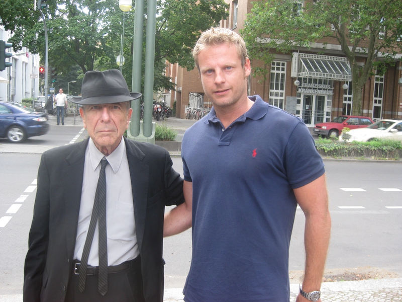 Leonard Cohen Photo with RACC Autograph Collector AV-Autographs