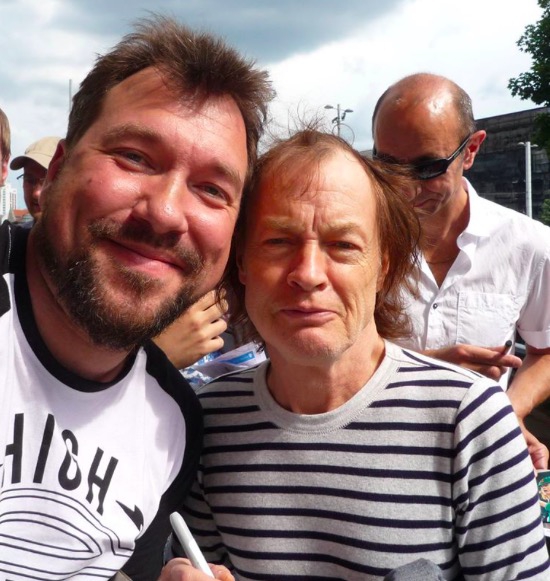 Angus Young Photo with RACC Autograph Collector RB-Autogramme Berlin