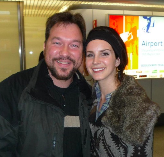 Lana Del Rey Photo with RACC Autograph Collector RB-Autogramme Berlin