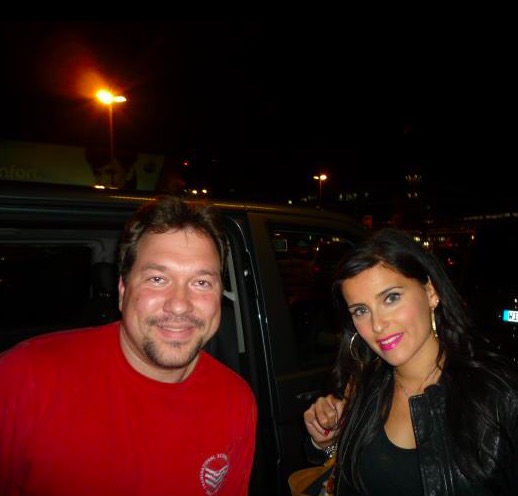 Nelly Furtado Photo with RACC Autograph Collector RB-Autogramme Berlin