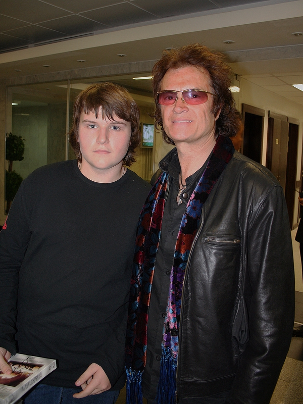 Glenn Hughes Photo with RACC Autograph Collector Ilya Zeta