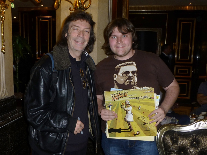 Steve Hackett Photo with RACC Autograph Collector Ilya Zeta