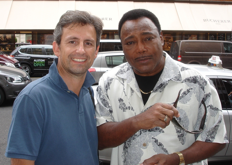 George Benson Photo with RACC Autograph Collector CB Autographs