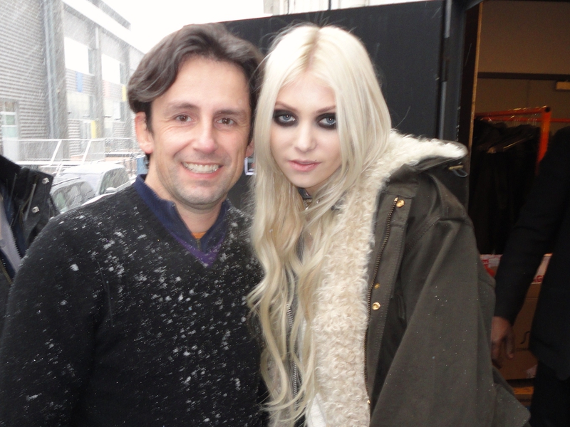 Taylor Momsen Photo with RACC Autograph Collector CB Autographs