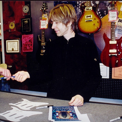 Eric Johnson Autograph Profile