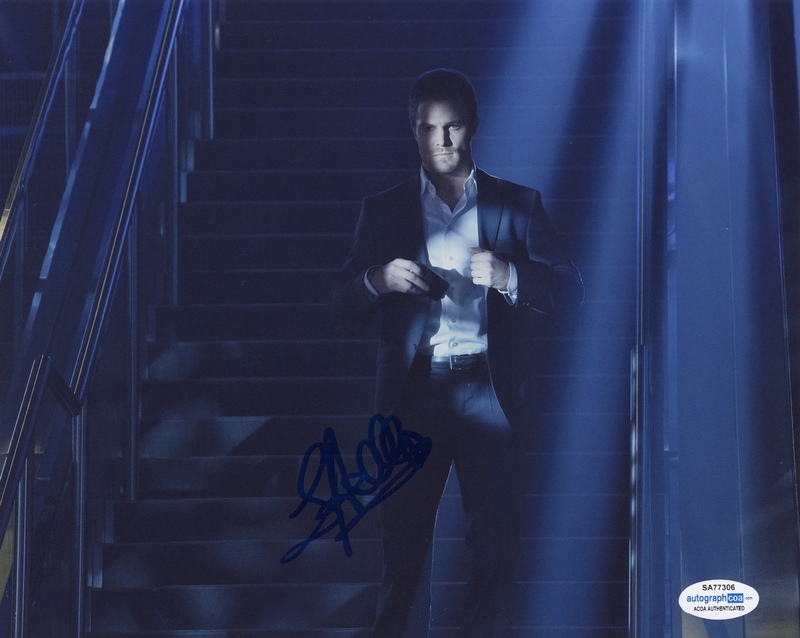 Stephen Amell 20796 Signature Database By Racc Real Autograph Collectors Club 7984