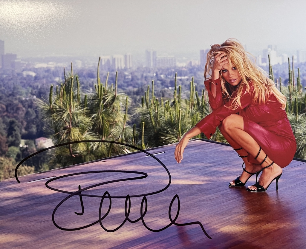 Pamela Anderson (96106) Signature Database by RACC - Real Autograph ...