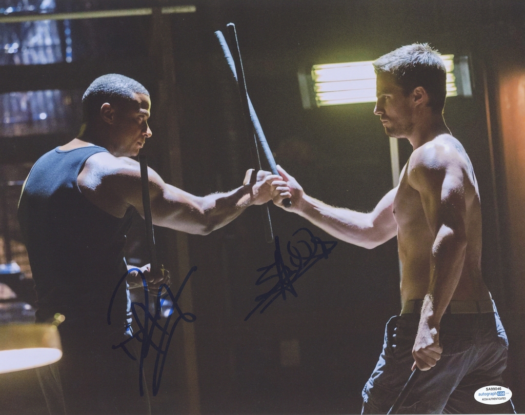 David Ramsey Stephen Amell 25176 Signature Database By Racc Real Autograph Collectors Club 4449